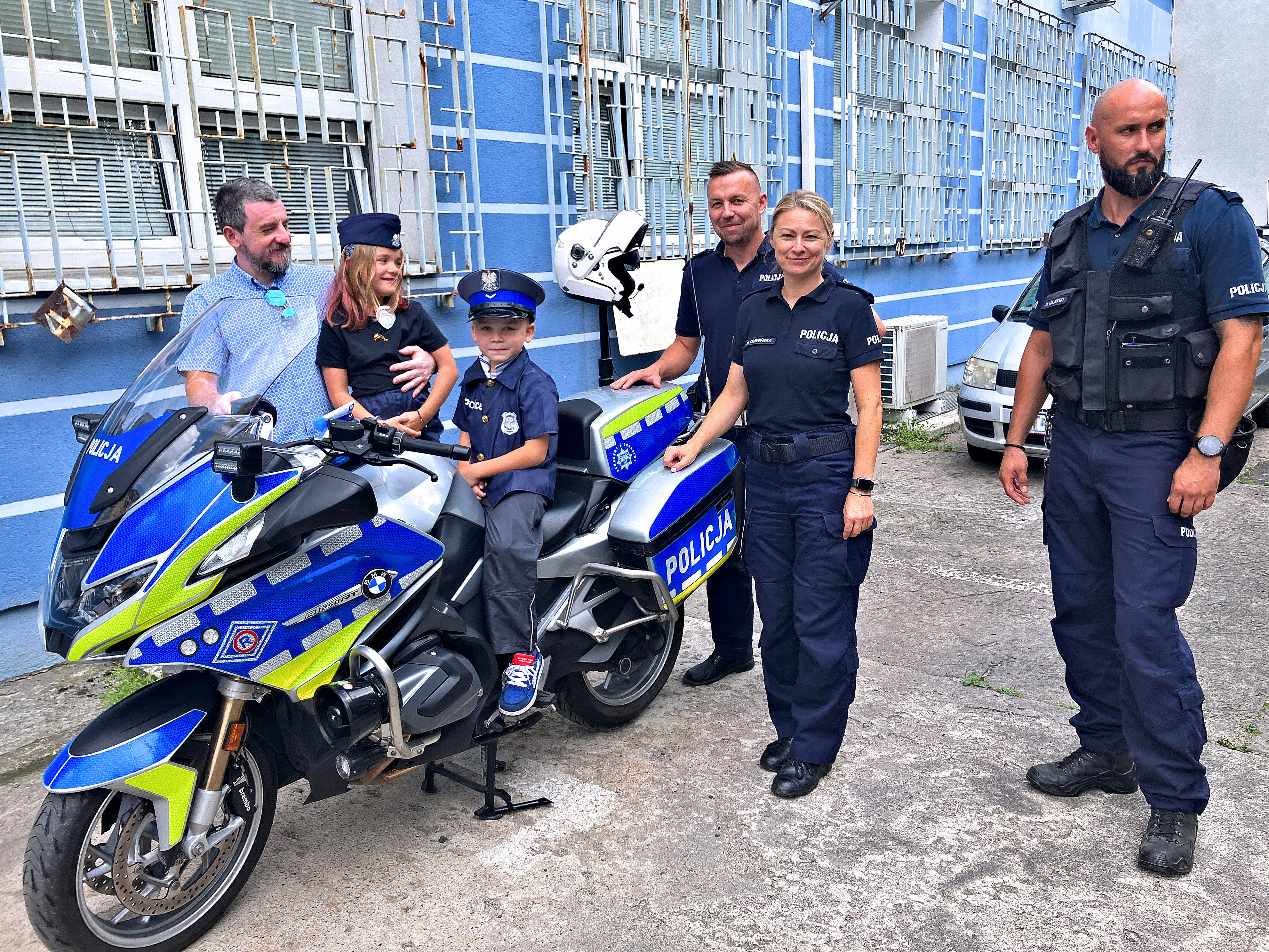 Wyjątkowa wizyta młodego bohatera w Komendzie Miejskiej Policji w Toruniu