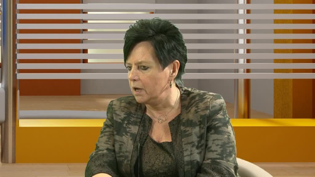 Czerwona kanapa – Ewa Sikorska