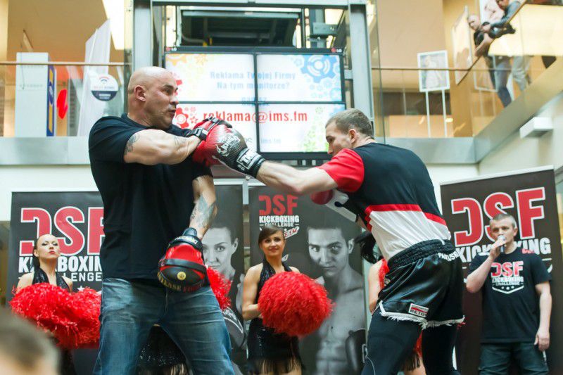 Czołówka polskich kickboxerów już po treningu we Wzorcowni