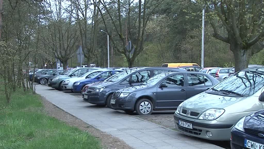 Do końca sierpnia przy szpitalu powstaną nowe miejsca parkingowe przy szpitalu