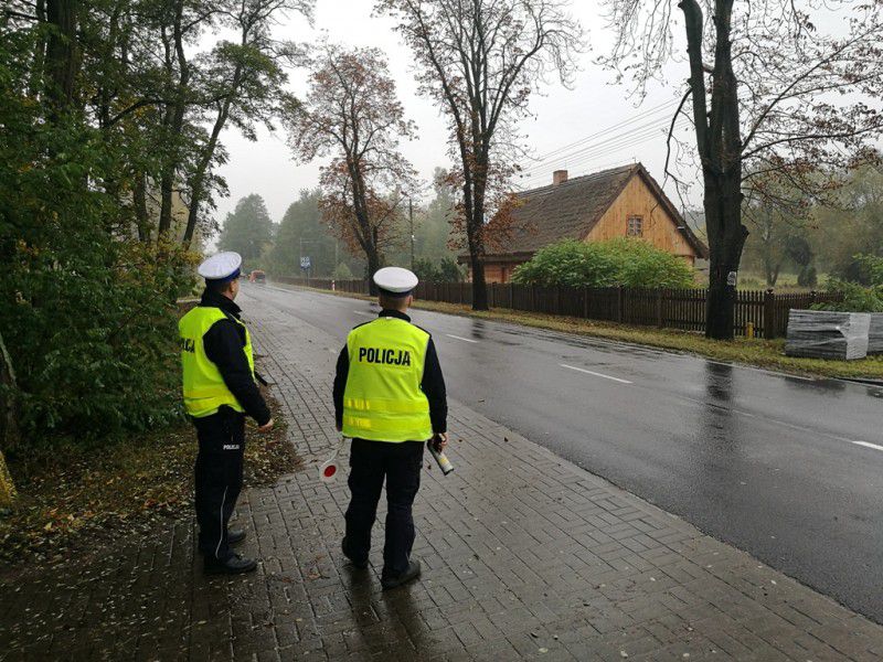 Szok. Kompletnie pijany jeździł po torach