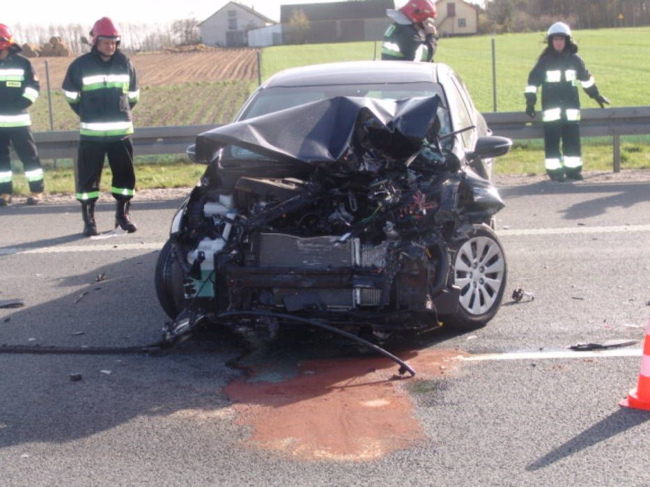 Lubień Kujawski. Na autostradzie, jak w filmie gangsterskim, alkohol, ucieczka, broń…