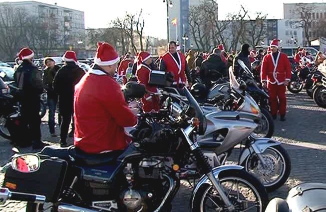 Mikołaje na motorach znów odwiedzili dom dziecka w Brzeziu!