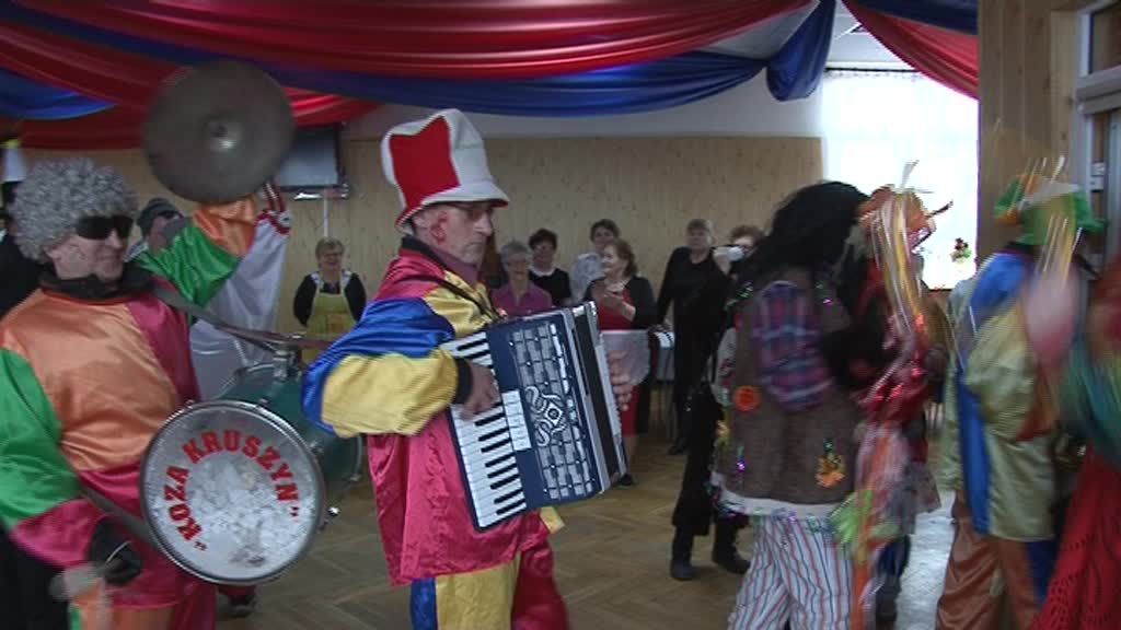 Pokaz pieczenia pączków, zupa ze śledzia i przebierańcy… czyli ostatki w Kruszynie!