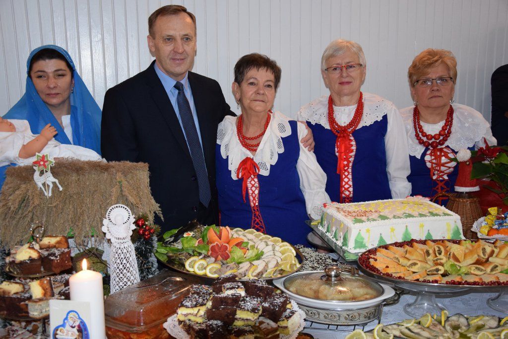 Powiatowa Wystawa Stołów Wigilijnych- zdjęcia i wideo