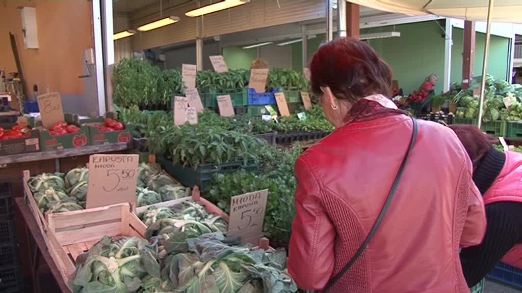 Czy spartańskie warunki na miejskich targowiskach się poprawią? Jest odpowiedź prezesa