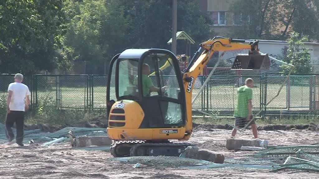 Przy ulicy Żytniej powstaje boisko, mieszkańcom przeszkadza hałas, miasto prosi o cierpliwość!