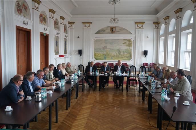 Walka o uznanie suszy wciąż trwa. Wojewoda zwleka z decyzją