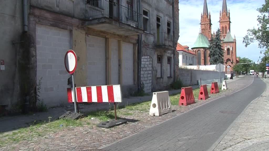 Wyłączony fragment drogi, kamienice, które mogą się zawalić – fatalny widok na Tumskiej i Wiślanej